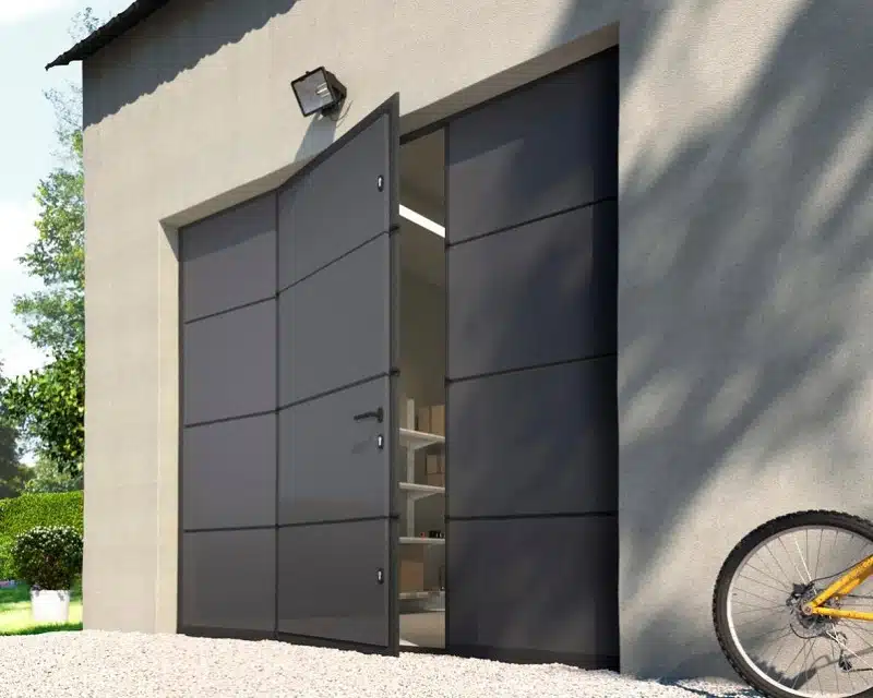 Comprendre le tarif d'une porte de garage sectionnelle avec portillon et hublot